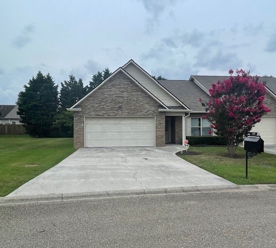 Foto principal - BEAUTIFUL 2 BEDROOM, 2 BATH CONDO IN NORTH...