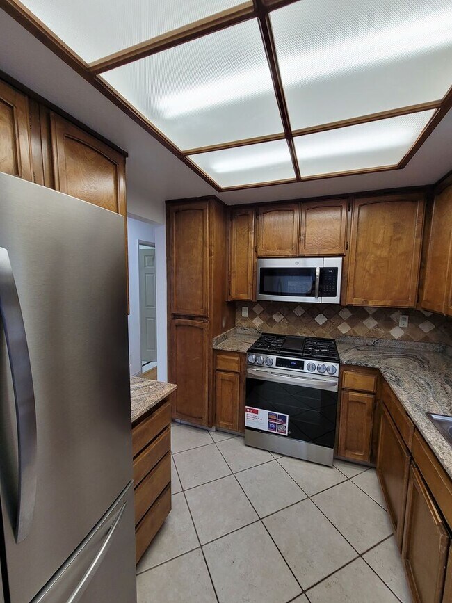Foto del edificio - Charming 3-bedroom, 2.5-bathroom house with solar! HURRY! Special Offer Available!