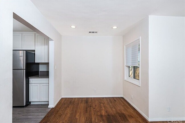 Foto del edificio - 17841 Martha St