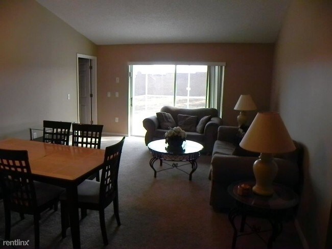 Building Photo - 3 br, 2 bath House - 240 Pine Cone Dr