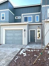 Building Photo - 5500 Cherry Ln