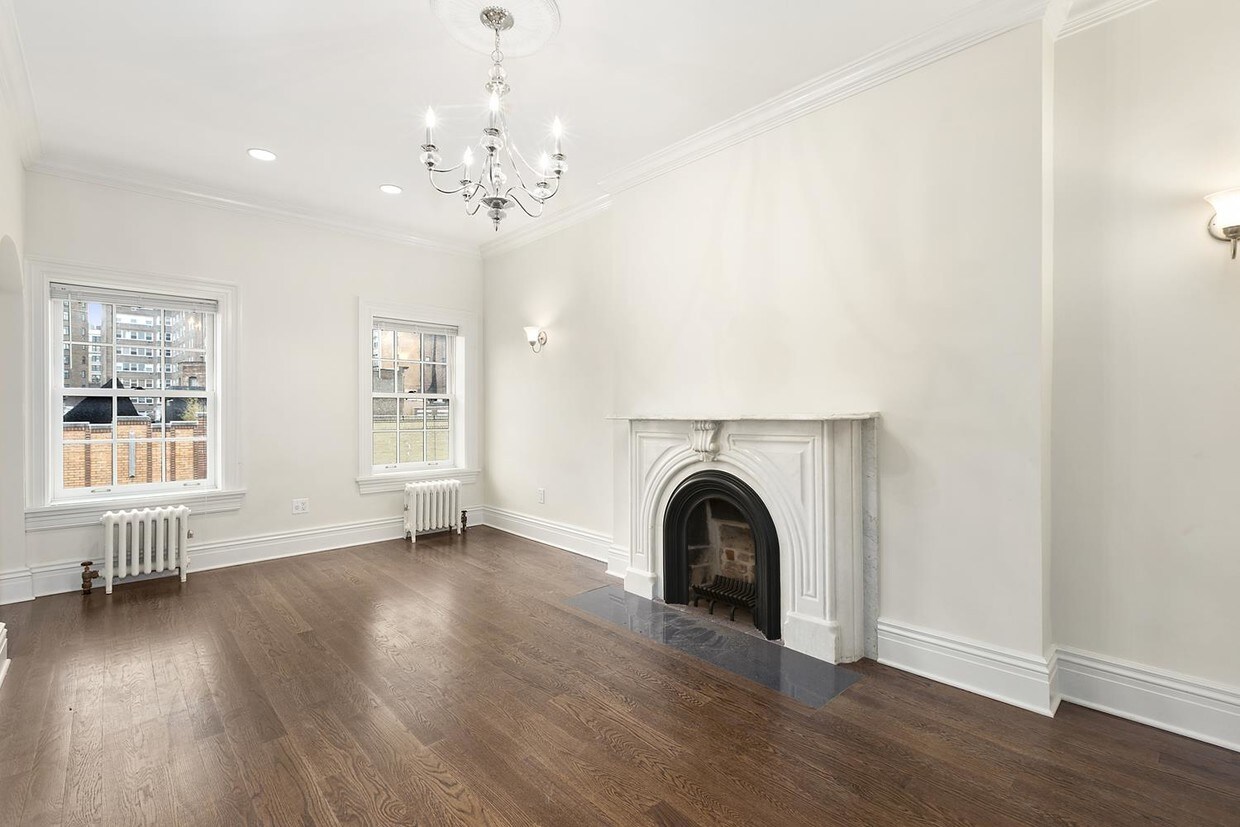 Primary Photo - 306 Bleecker Street