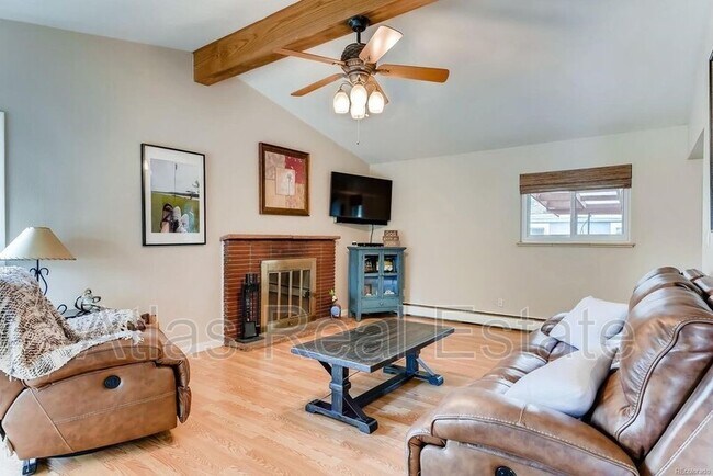 Foto del edificio - 6725 S Penrose Ct