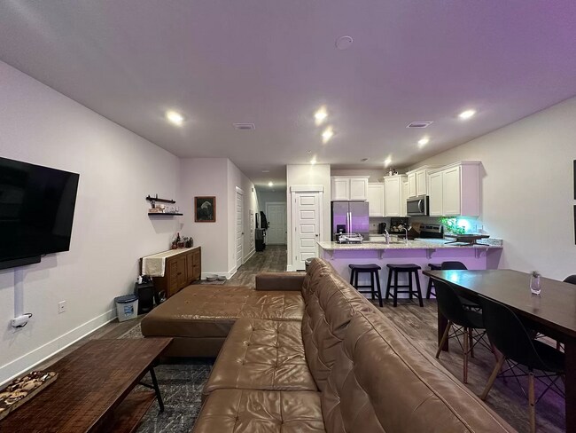 Building Photo - 1559 Iroquois Ct