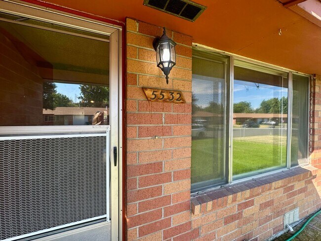 Foto del edificio - 5532 Homer Dr
