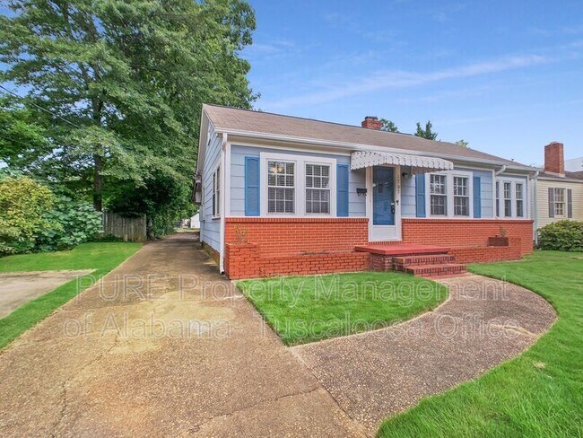 Building Photo - 1707 3rd Ave