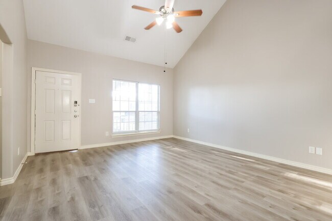 Foto del edificio - 10110 Berrybriar Ln