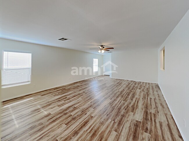 Foto del edificio - 10061 N 115th Dr