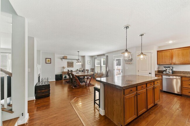Foto del edificio - 5 Bedroom Home in Red Feather Estates - Me...