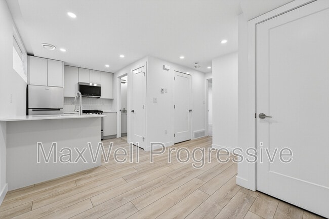 Building Photo - 13516-13115 115 Ave NW