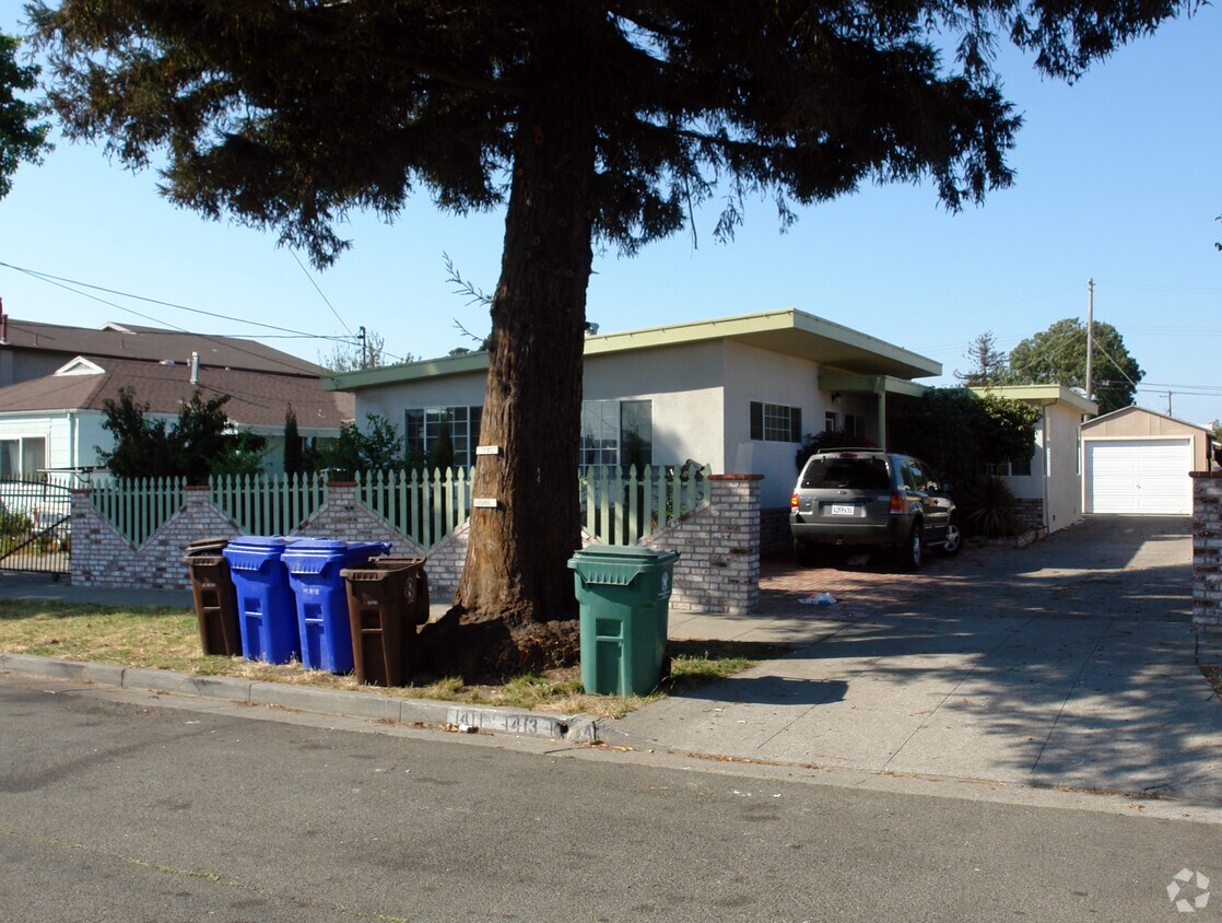 Foto principal - 1411-1413 Burbeck Ave