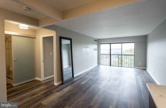 Foto del edificio - 1001 26th St NW