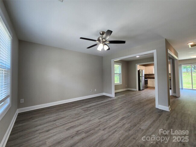 Foto del edificio - 2210 Brookview Ave