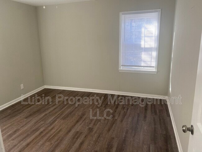 Foto del edificio - 741 Neptune St