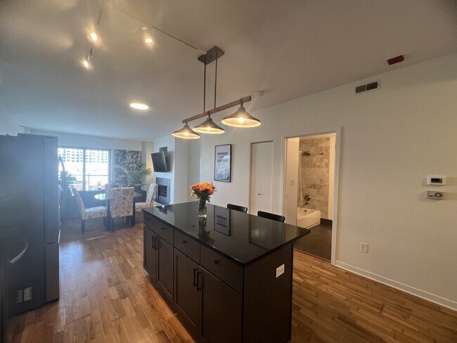 Foto del edificio - 4350 N Broadway