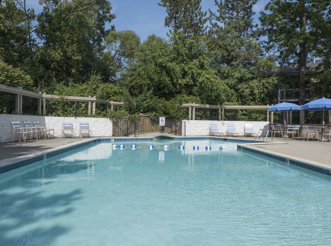 Foto del edificio - Glens of Northville Apartments