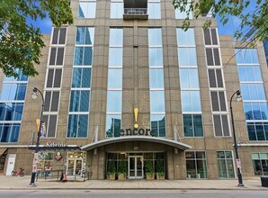 Building Photo - 301 Demonbreun St