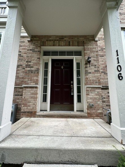 Building Photo - 1106 Tuscany Dr