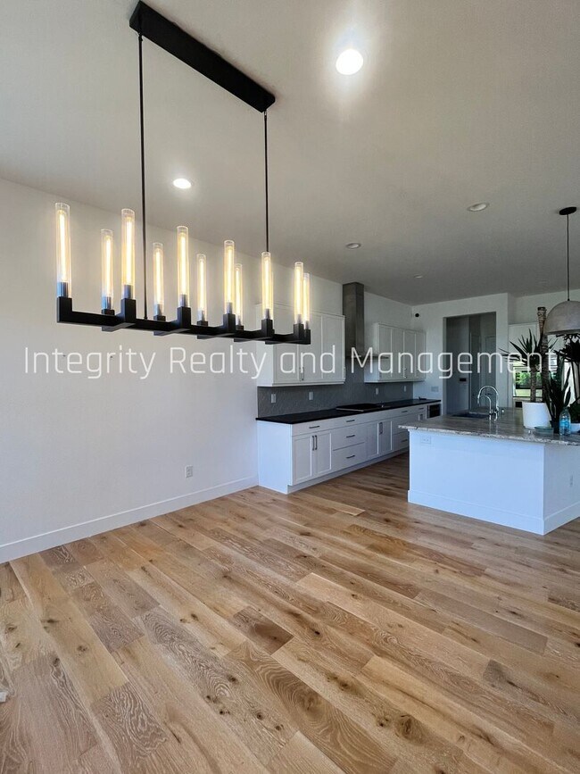 Foto del edificio - 6121 Chester St