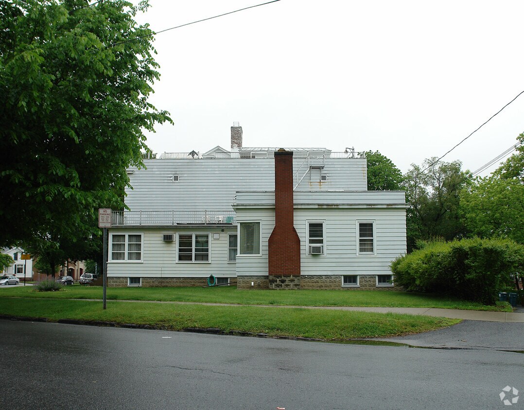 Building Photo - 81 Lake Ave