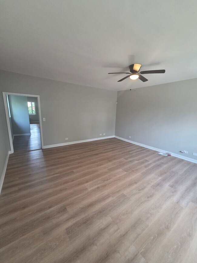 Foto del edificio - 2910 E 87th St