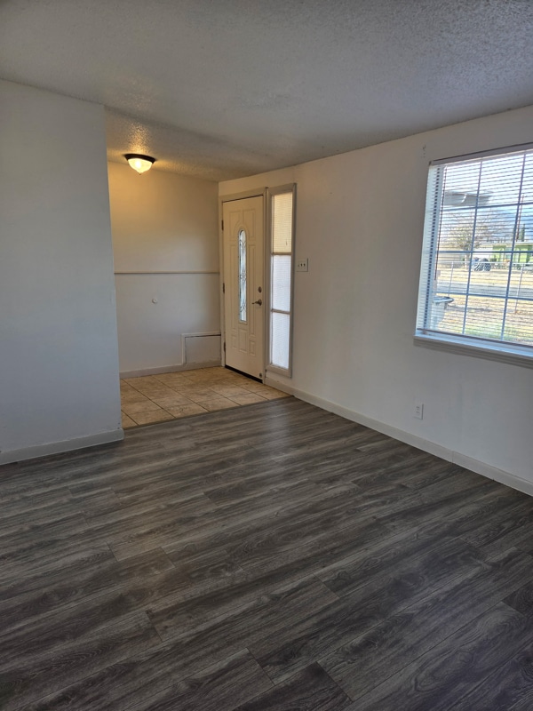 Foto del edificio - 5620 Salem Dr