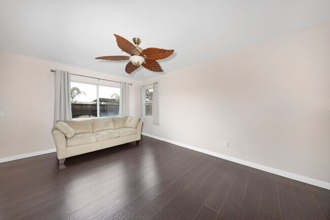 Building Photo - Comfort & Convenience