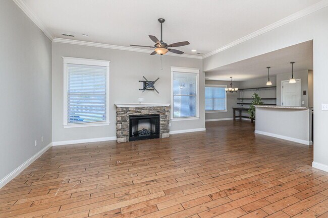 Building Photo - 4007 Abbington Terrace