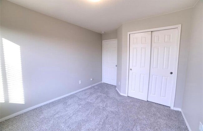 Building Photo - 4055 Mossy Spring Ln