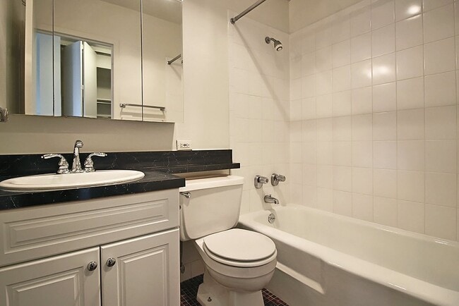 Building Photo - 73 E Scott St