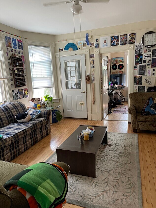Foto principal - 2488 N Bartlett Ave