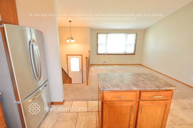Building Photo - 707 S Shore Dr