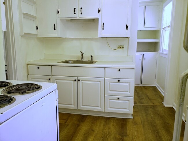 Building Photo - 480 31st Ave N