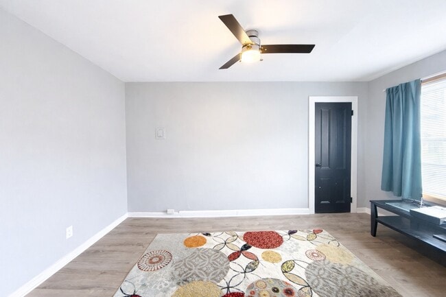 Building Photo - 15 Charlotte St