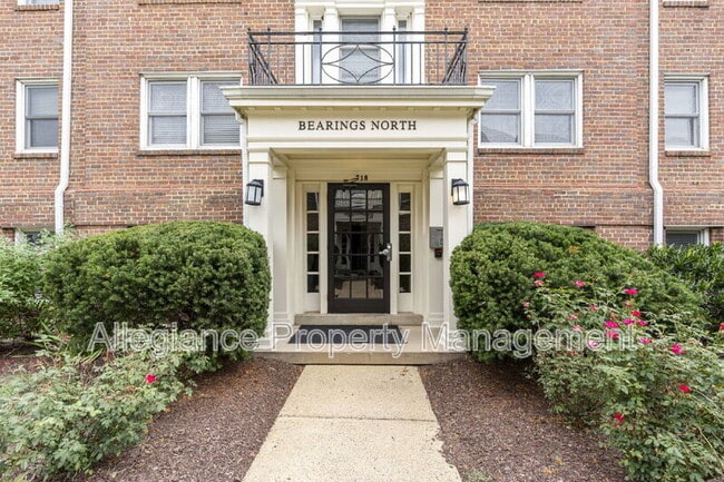 Building Photo - 718 S Washington St