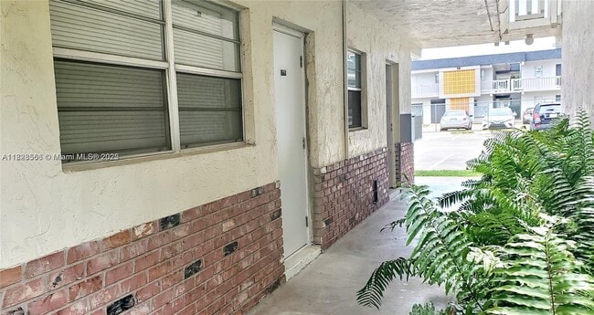 Building Photo - 4163 SW 67th Ave