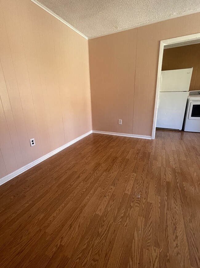 Foto del edificio - 379 Heathland Dr