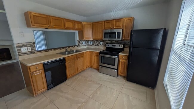 Building Photo - Spacious 4-Bedroom Home with Huge Backyard in Norcross