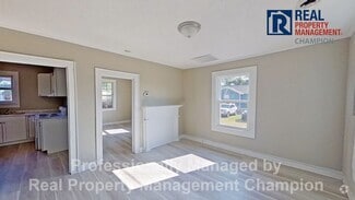 Building Photo - 1009 Orange St