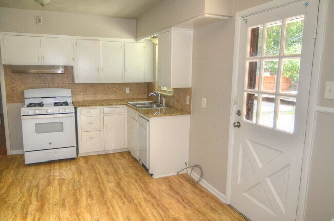 Foto del edificio - 2434 Dunloe Dr