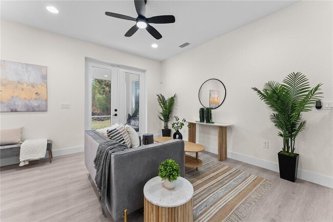 Foto del edificio - 2503 Dumont Ln