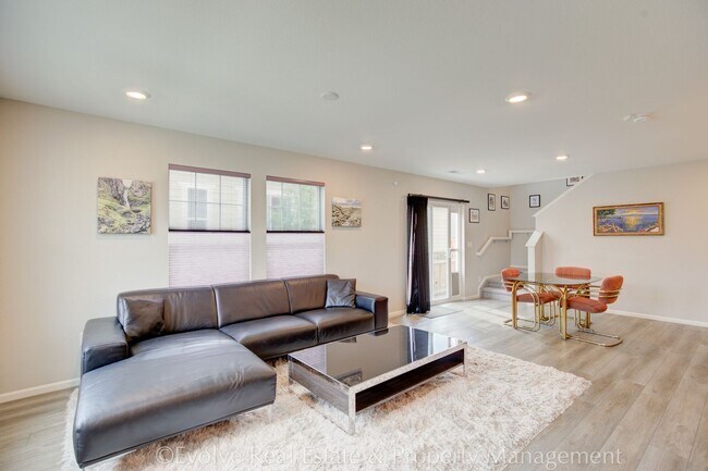 Foto del edificio - Evolve Real Estate: Stunning Aurora Gem! A...