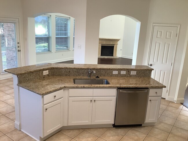 Building Photo - 1715 Ash Ln