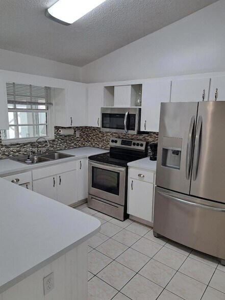 Building Photo - 15050 SW 63rd St
