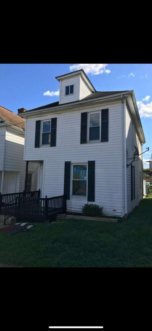 Building Photo - 604 Walnut Ave