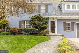 Building Photo - 3209 Thornapple St