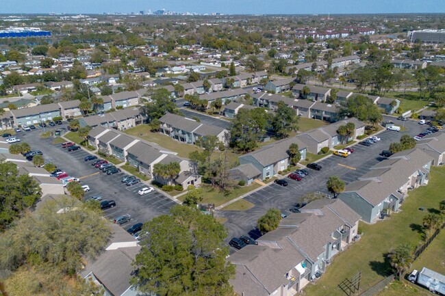 Building Photo - Woodhollow Apartments- Graveyard