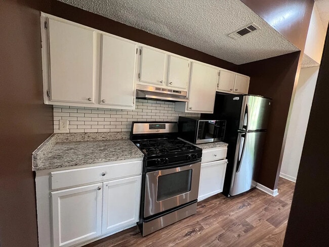 Building Photo - 4911 Glenside Ct