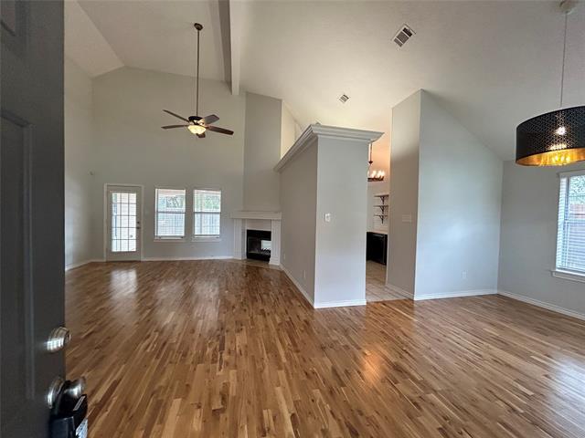 Building Photo - 7740 Western Oaks Dr