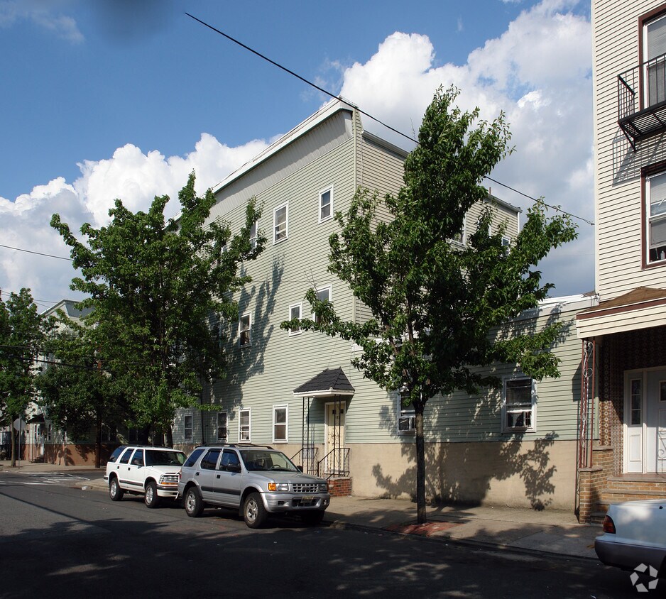 Foto del edificio - 186-188 Mcwhorter St